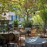 Le Clos Des Aromes カシ