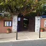 ホテル Le Clos Des Aromes カシ