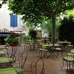 Le Clos Des Aromes ホテル 3*