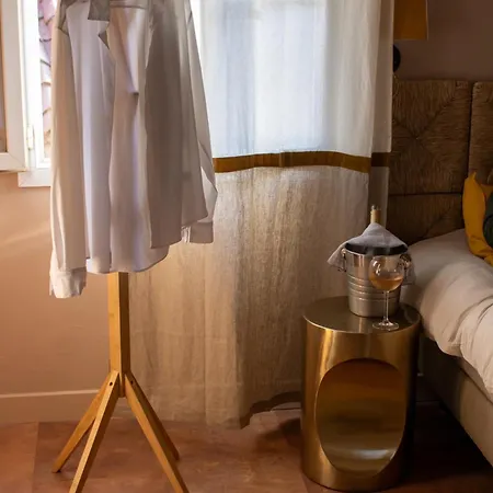 فندق Le Clos Des Aromes 3*