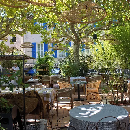 Le Clos Des Aromes קסיס