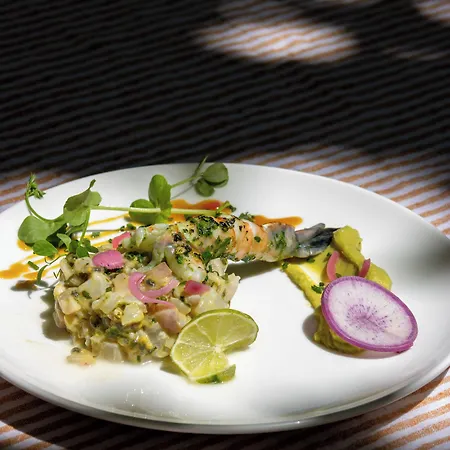 Le Clos Des Aromes Hotel 3*