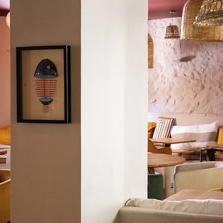 فندق Le Clos Des Aromes 3*