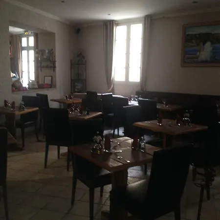 מלון Le Clos Des Aromes 3*