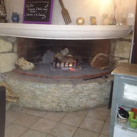 מלון Le Clos Des Aromes 3*