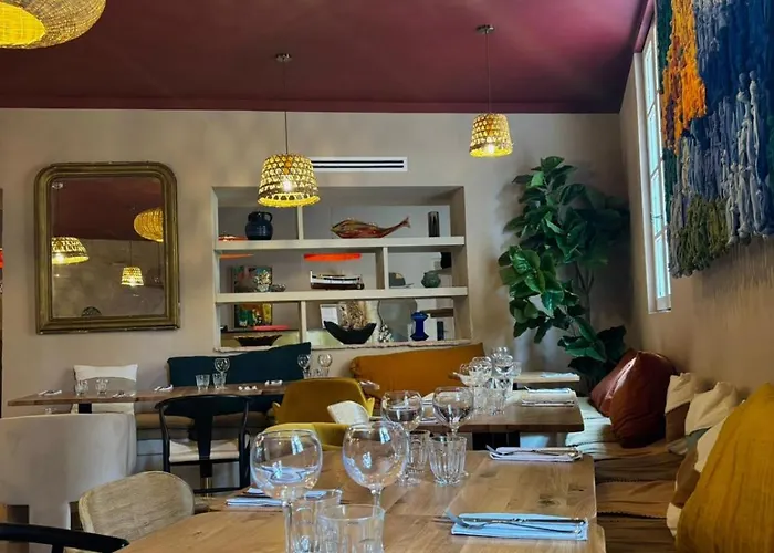 Le Clos Des Aromes 3* Cassis