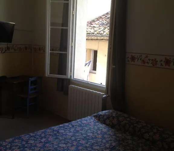 Отель Le Clos Des Aromes Каси