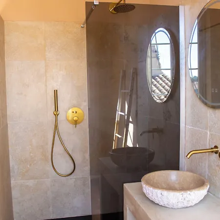 فندق Le Clos Des Aromes كاسيس