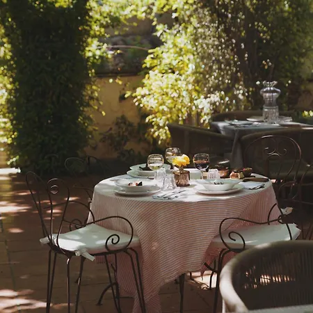 Otel Le Clos Des Aromes 3*