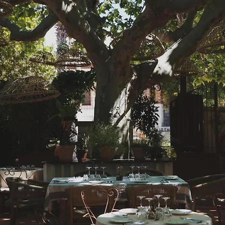 Le Clos Des Aromes Otel Cassis