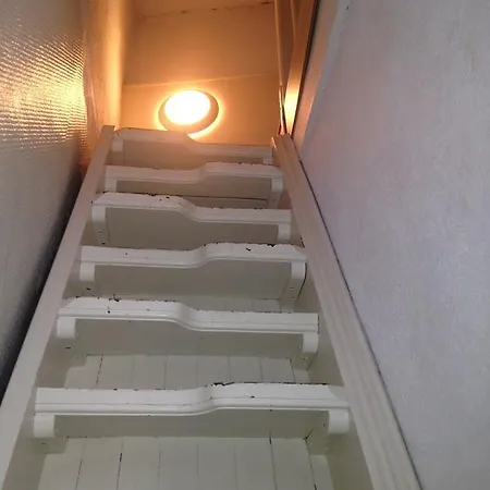 Le Clos Des Arômes 3* Cassis