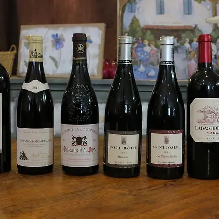 فندق Le Clos Des Aromes 3*