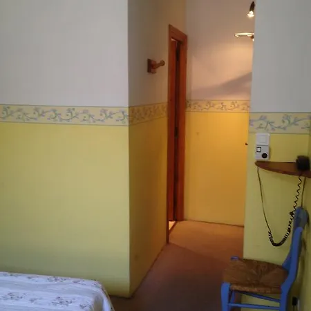 Hotel Le Clos Des Aromes 3*