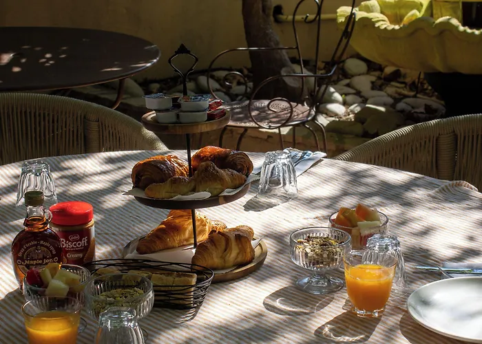 Le Clos Des Aromes 3* Cassis
