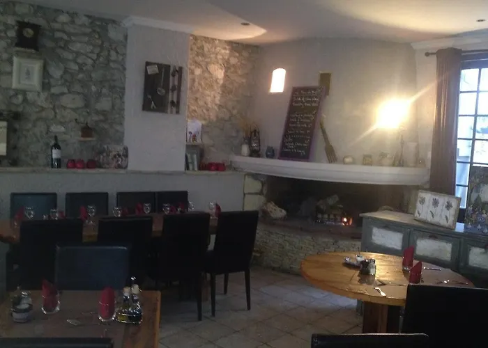 Hotel Le Clos Des Aromes 3*