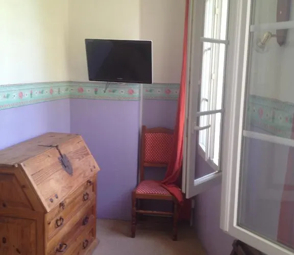 Le Clos Des Aromes Hotel