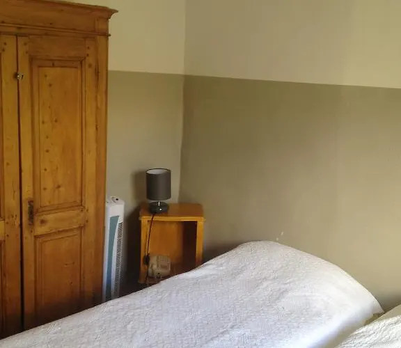 Le Clos Des Aromes 3* Cassis